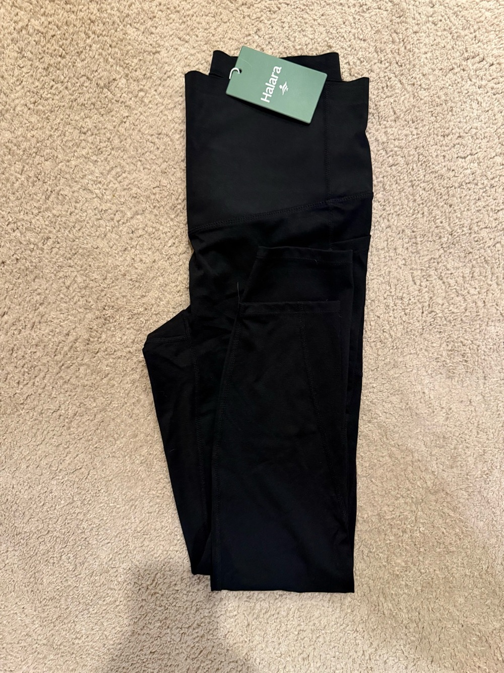 HALARA Black High-Waist Leggings with Side Pocket